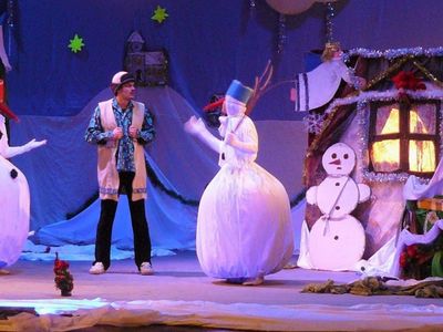 DVA SNĚHULÁCI O VÁNOCÍCH – Městské divadlo Jablonec nad Nisou