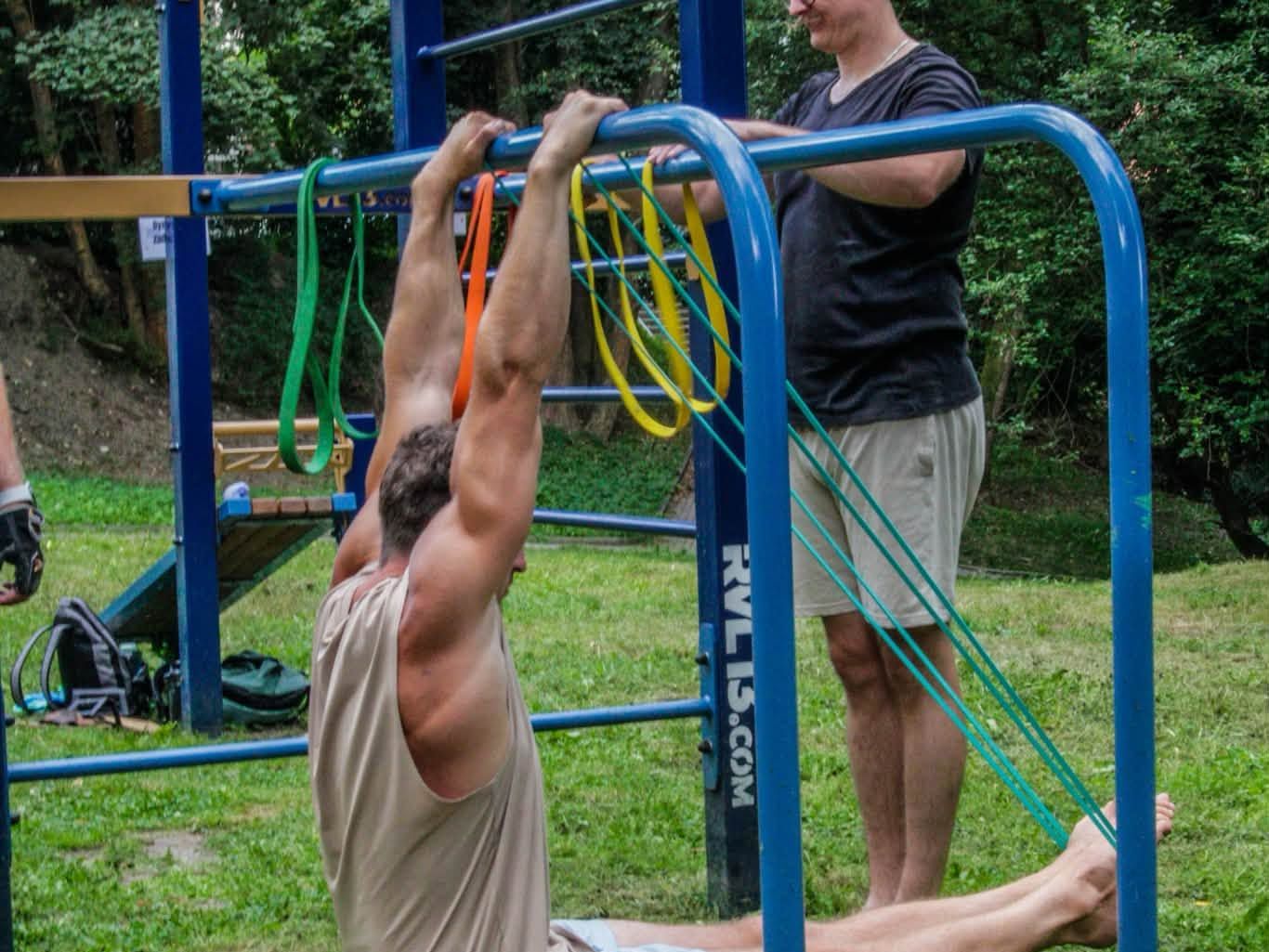Zajęcia grupowe z kalisteniki – Na Roli