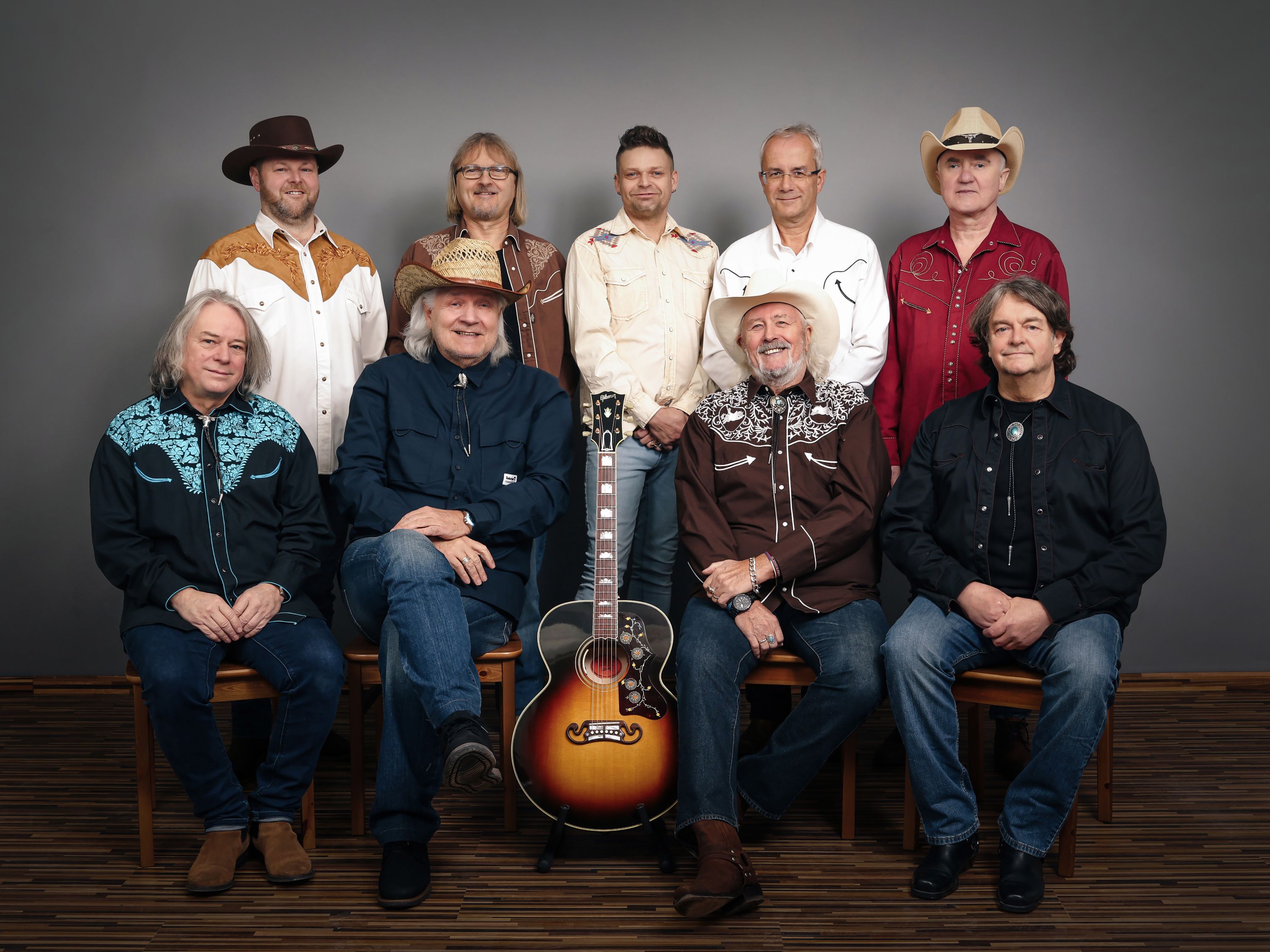 CHRISTMAS SALOON OF HANDSOME MEN