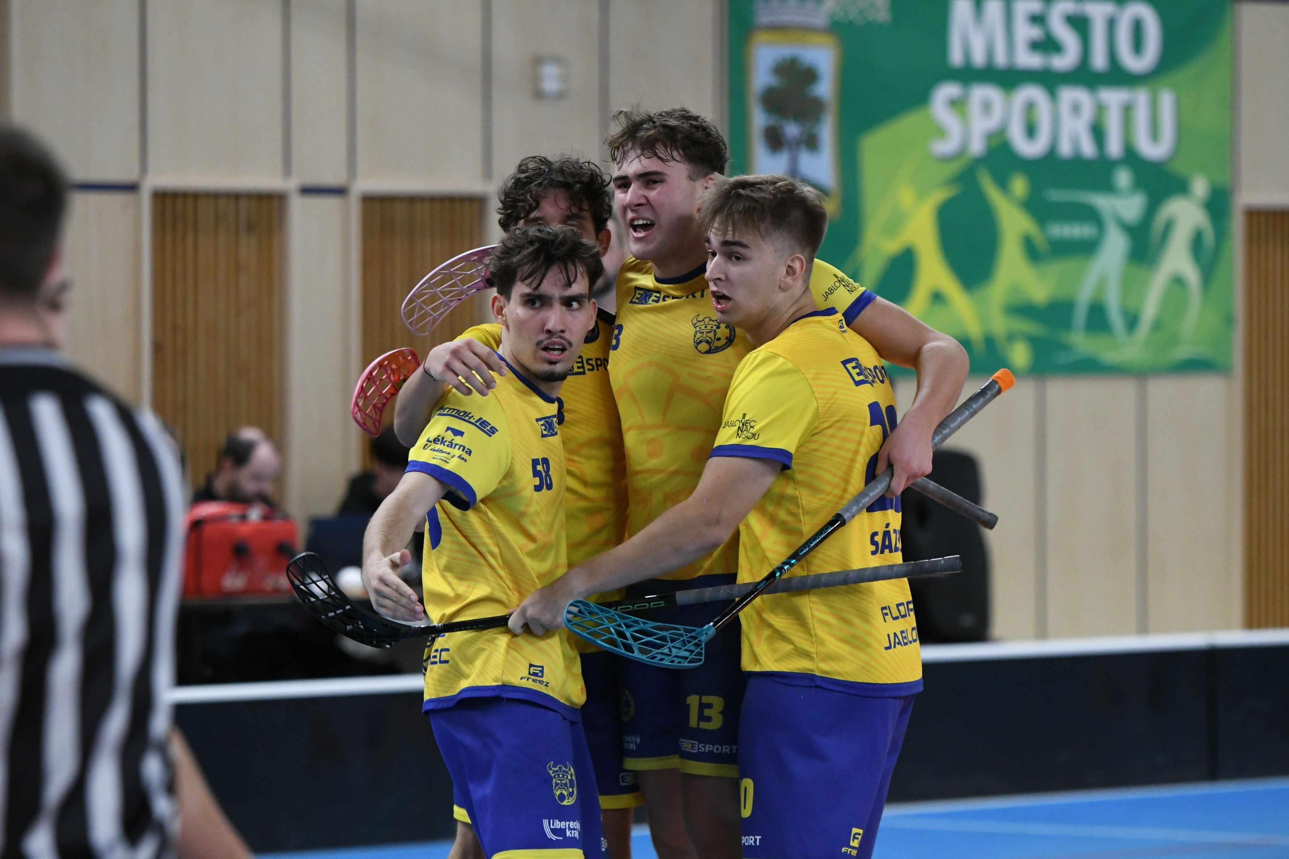 florbalový zápas divize muži-TJ Sokol Dvůr Králové