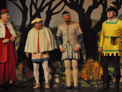 Tall, broad and short-sighted – Municipal Theatre Jablonec nad Nisou