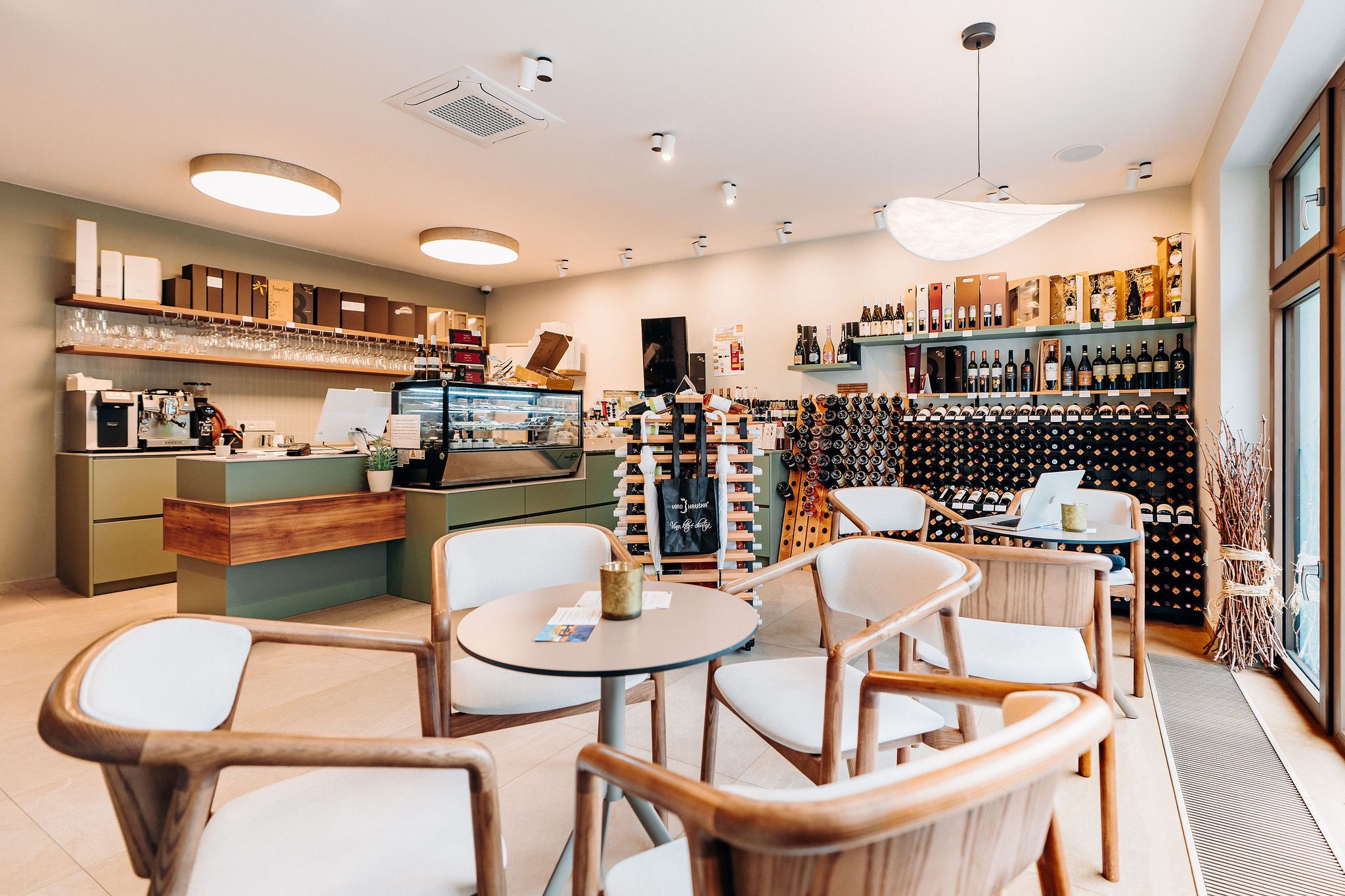 Muzyka na tarasie VÍNO HRUŠKA z zespołem LOVE BAND