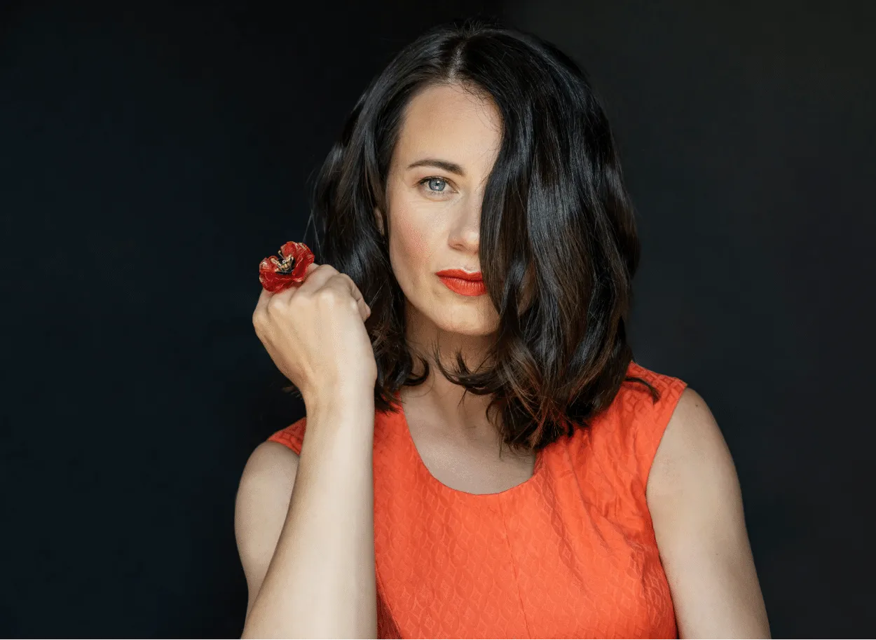 DÁŠA ZÁZVŮRKOVÁ INTERPRETIERT HANU HEGEROVOU