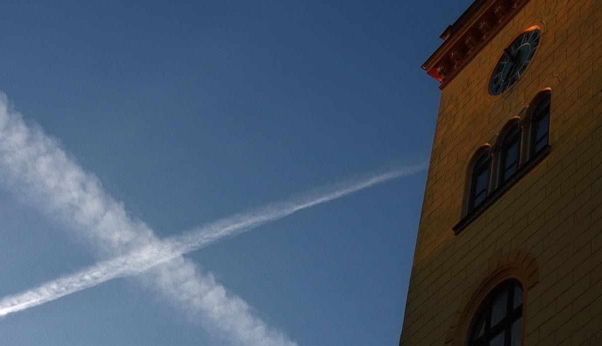 CO V KNIHOVNĚ NENÍ VIDĚT...