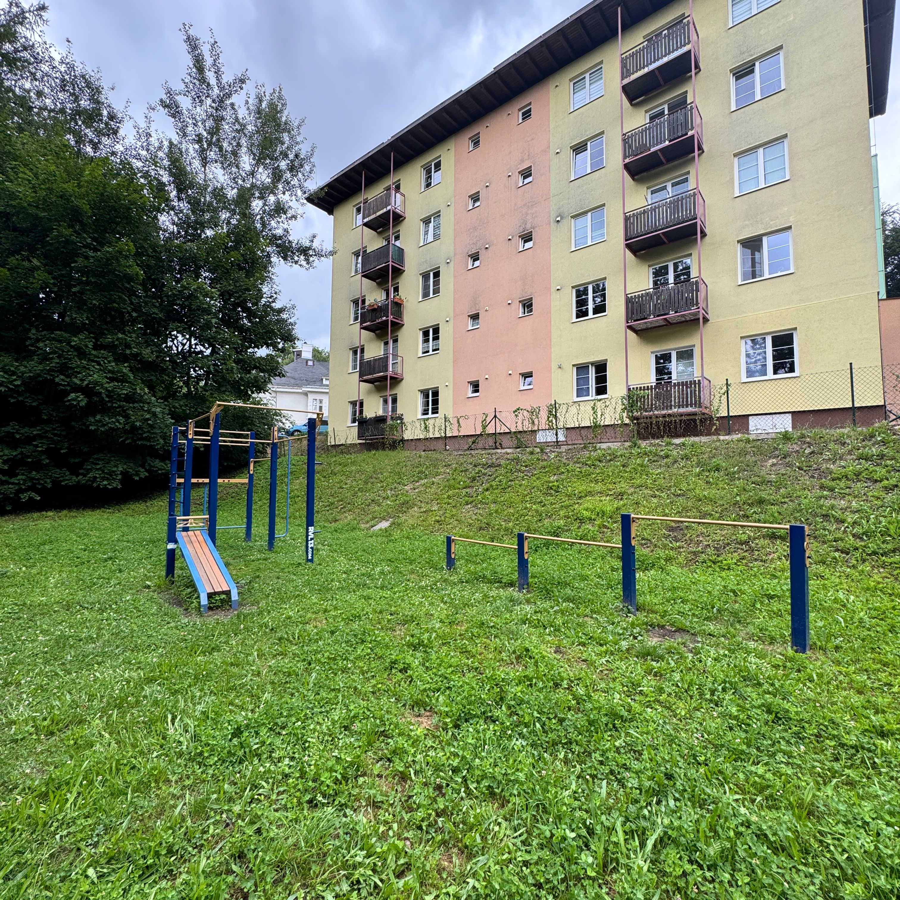 Workoutové hřiště - Jablonec n/N, Na Roli