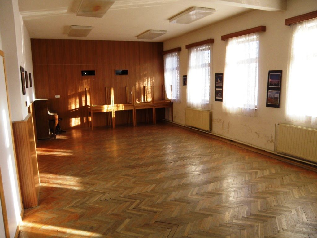 Open gallery