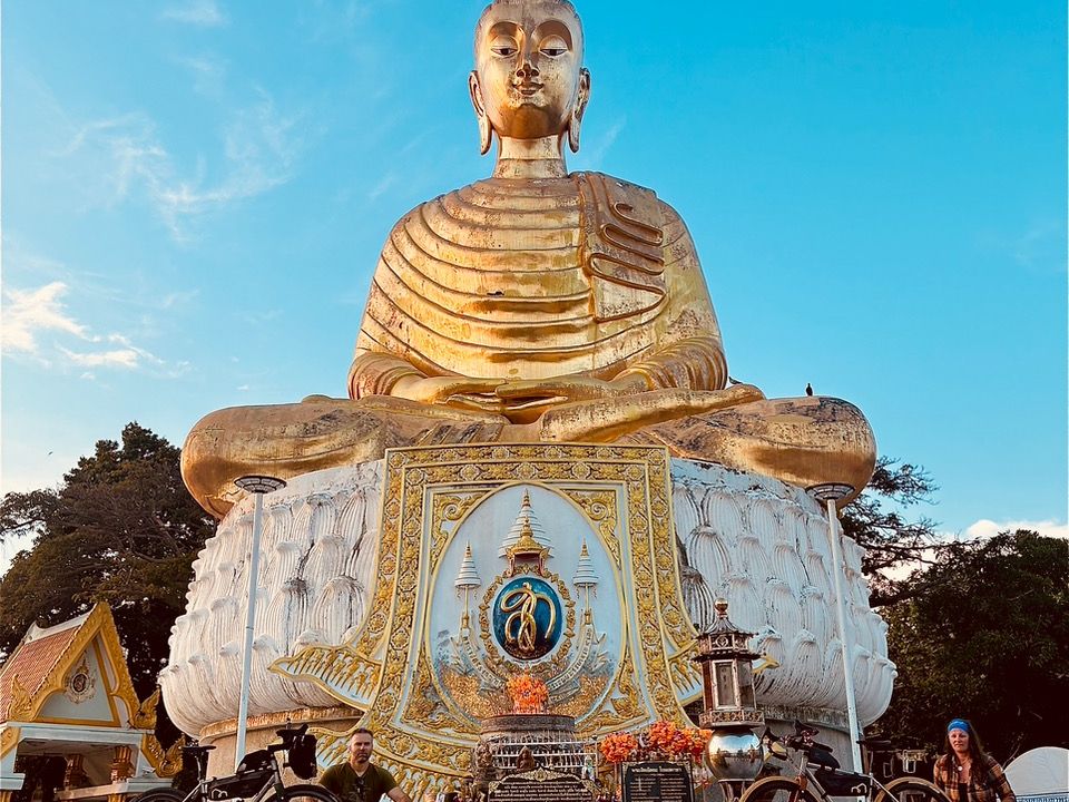 TITANOVÁ JÍZDA THAJSKEM: Z METROPOLE AŽ DO VLN