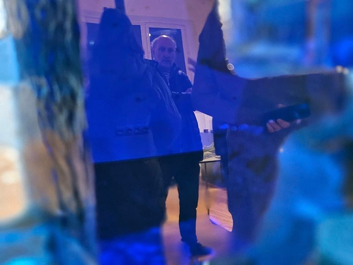 Open gallery