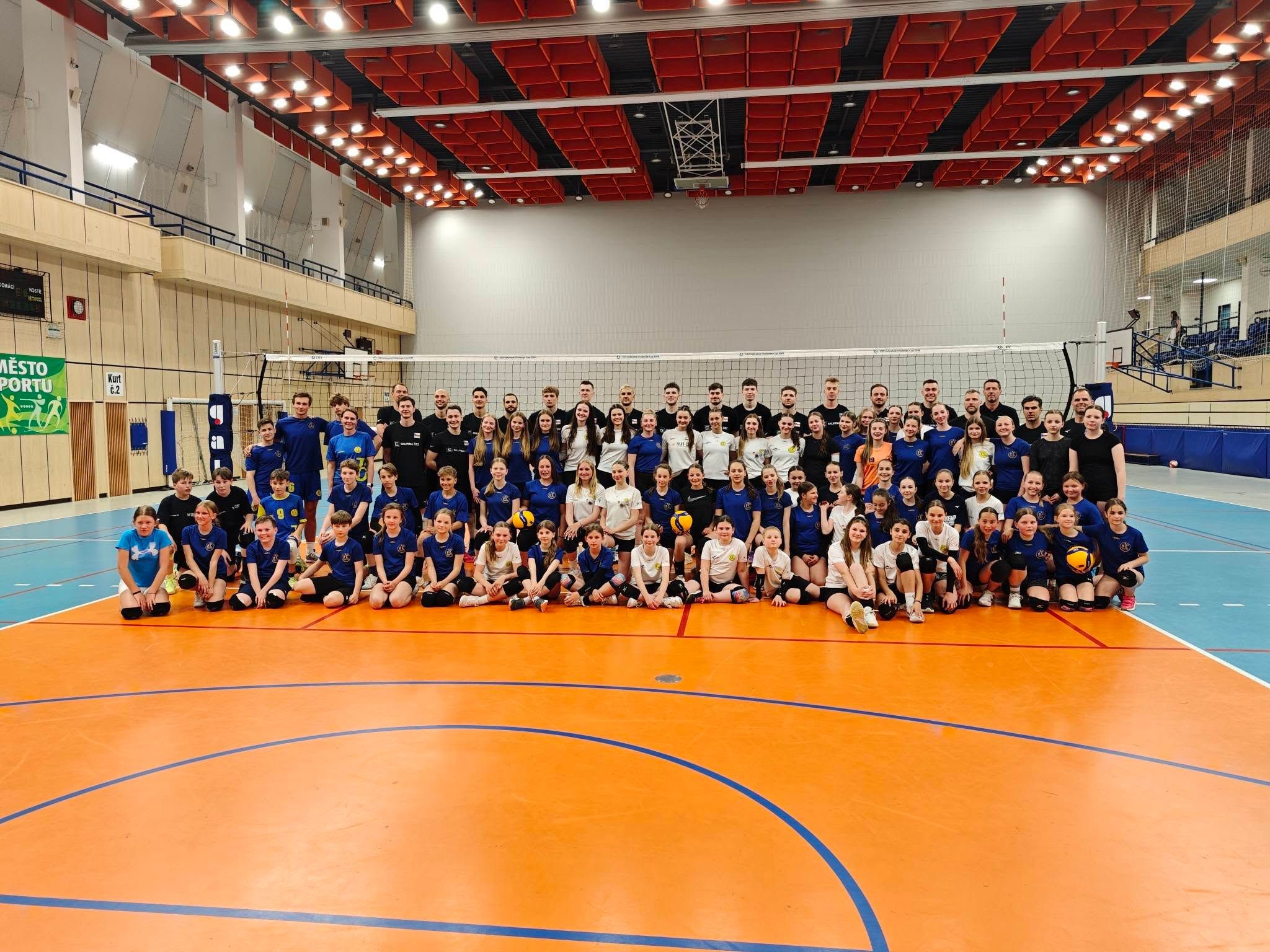 Volleyballspiel TJ Bižuterie U16Z gegen Slavia Liberec