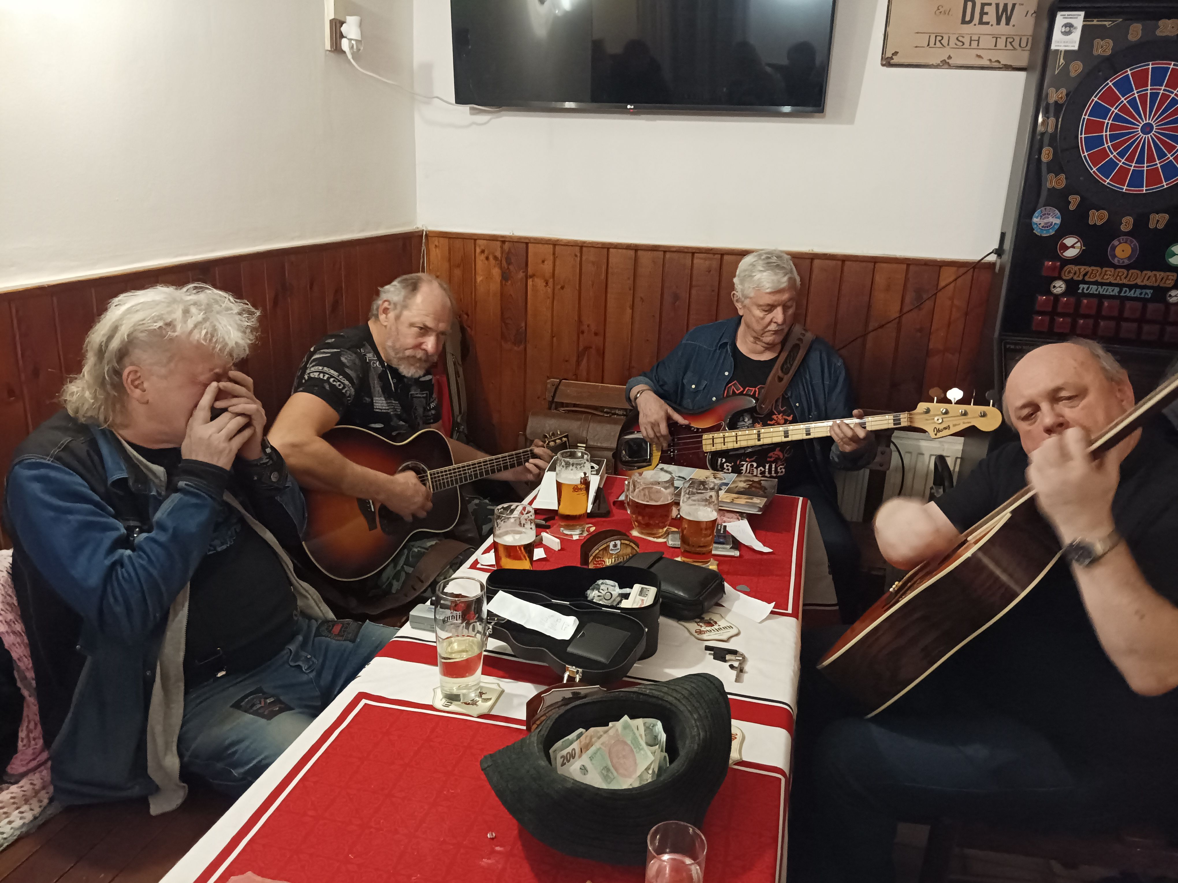 Country a folkový večer