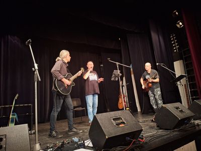 Lautrec - koncert tria Hampacher, Bulíř a Kalenda – Knihkupectví Serius