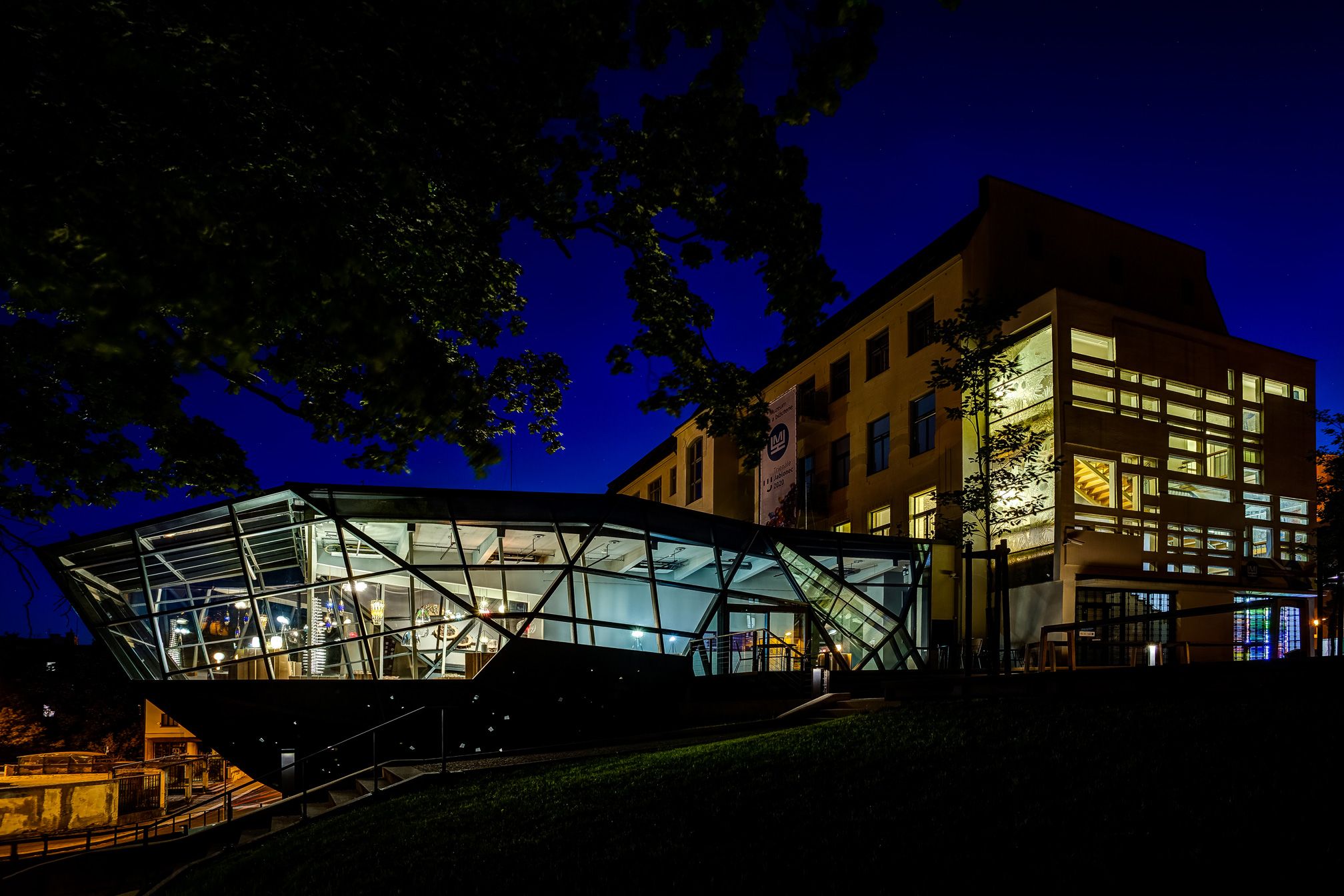 Open gallery