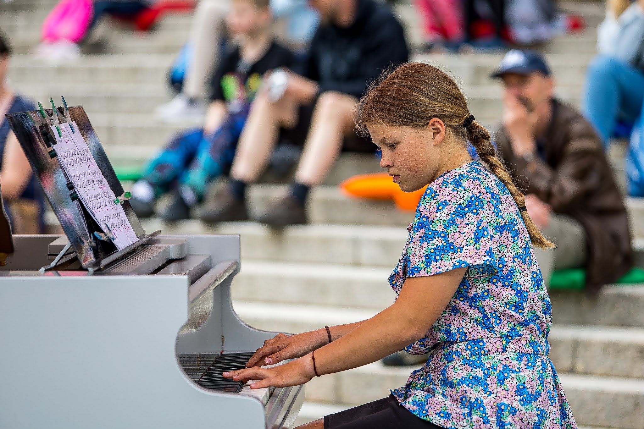 FORTEPIAN POD GOŁYM NIEBEM