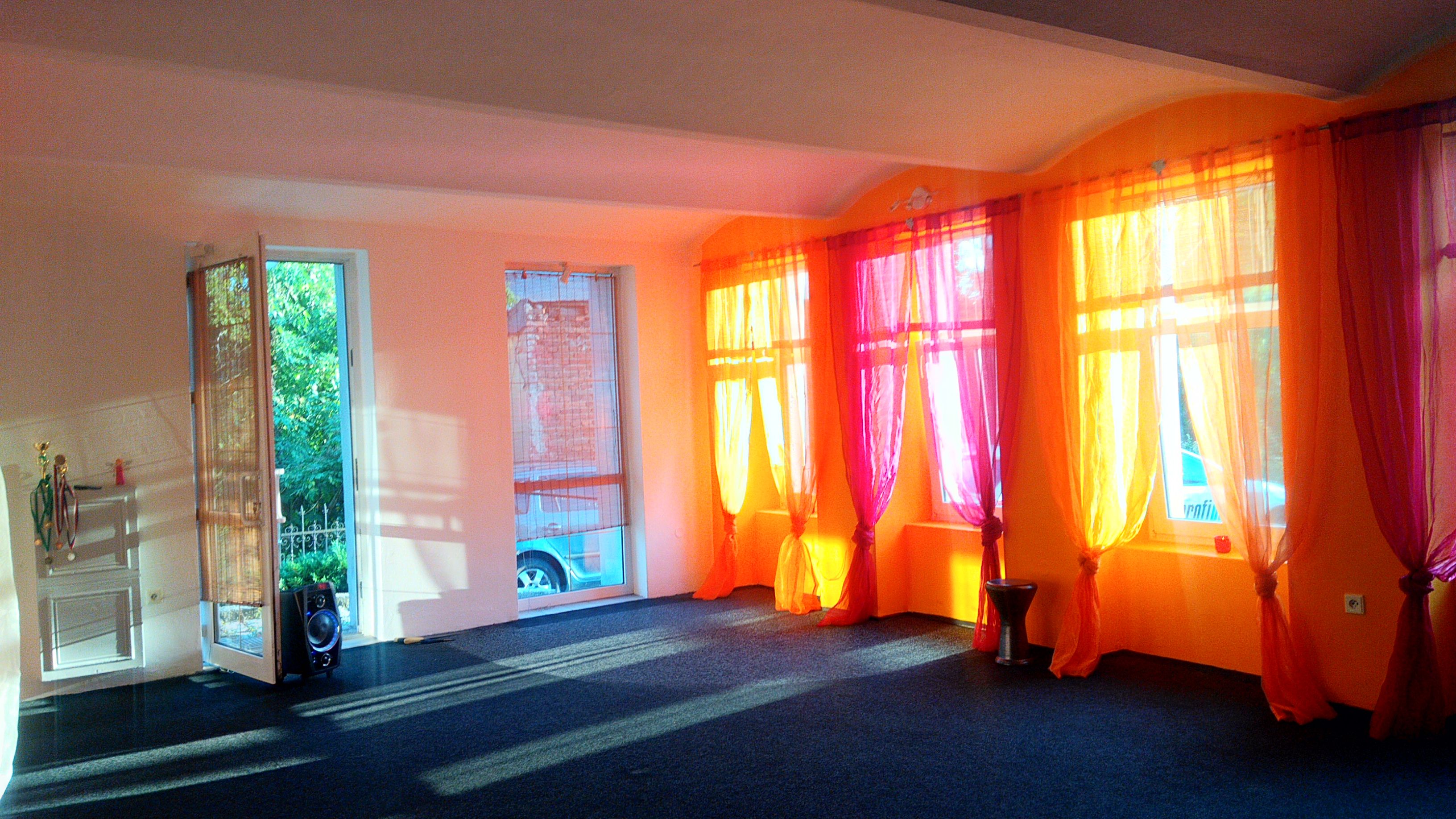 Open gallery