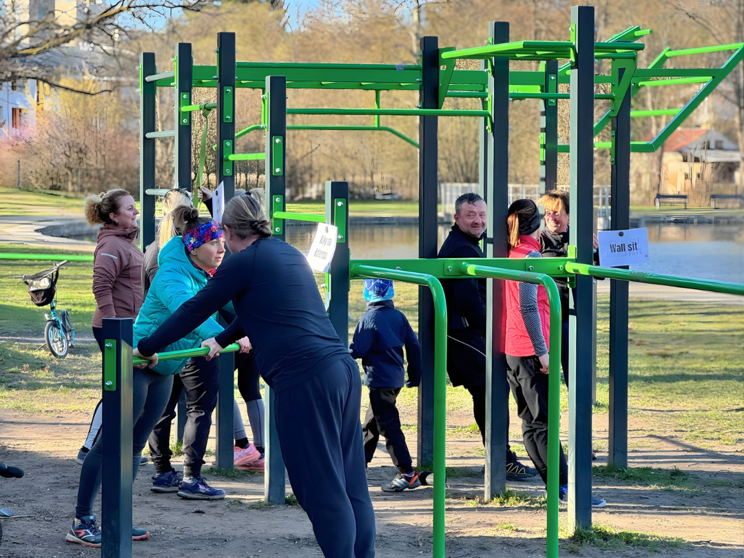 Skupinová lekce kalisteniky - Novoveská