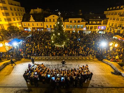 Lighting up the Christmas tree – Mírové náměstí (Square)