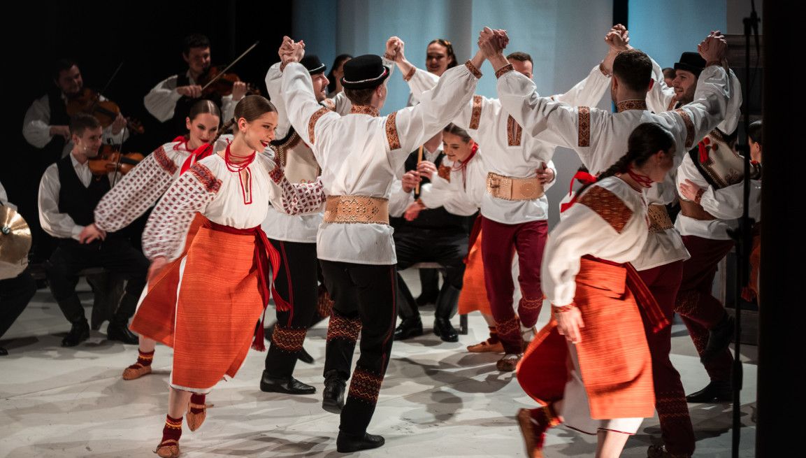 THROUGH THE CARPATHIANS - LÍPA MUSICA