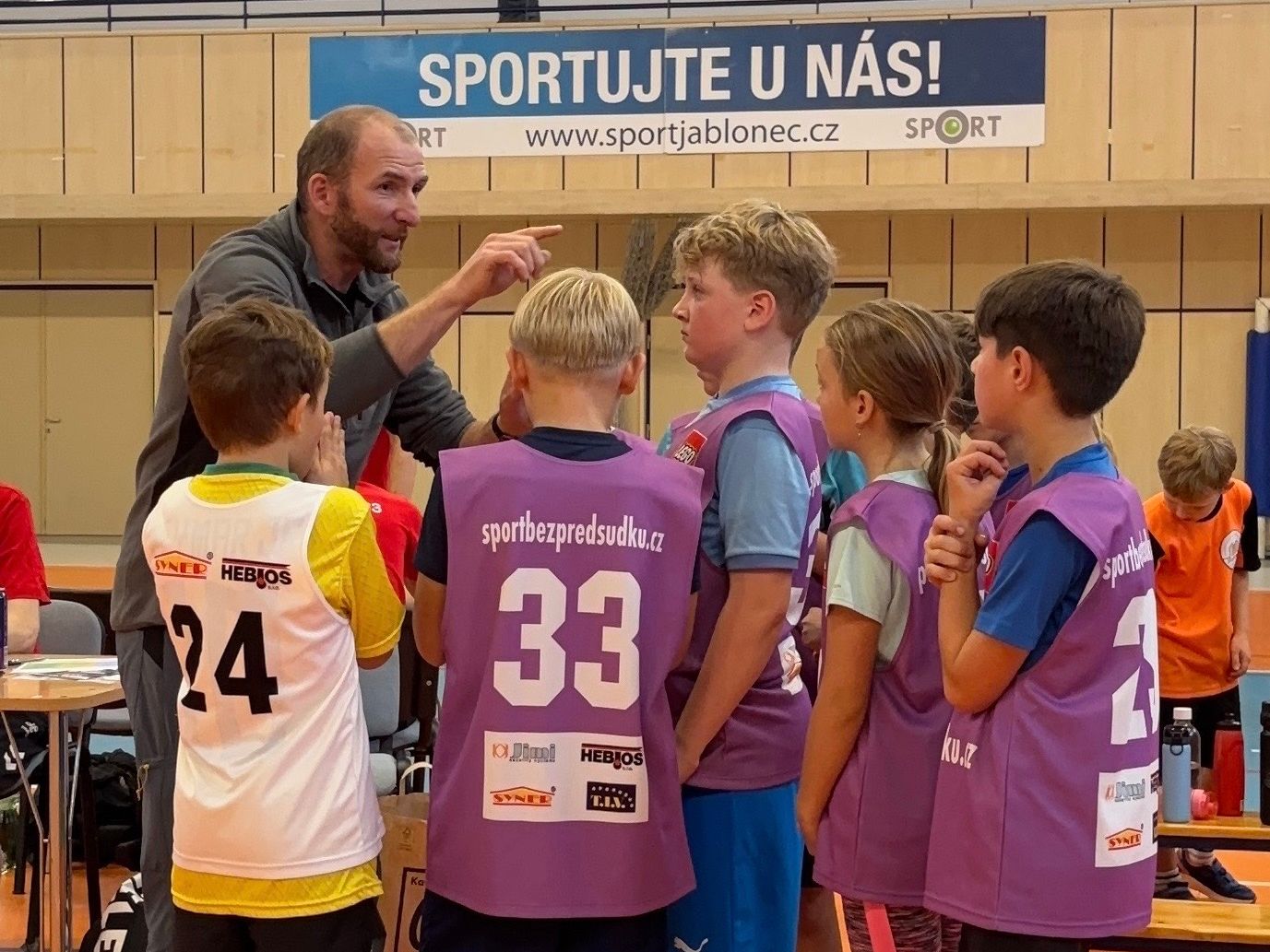 Primary school mini handball tournament