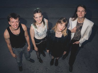 KWIATY I PSZCZOŁY – R.A.M.