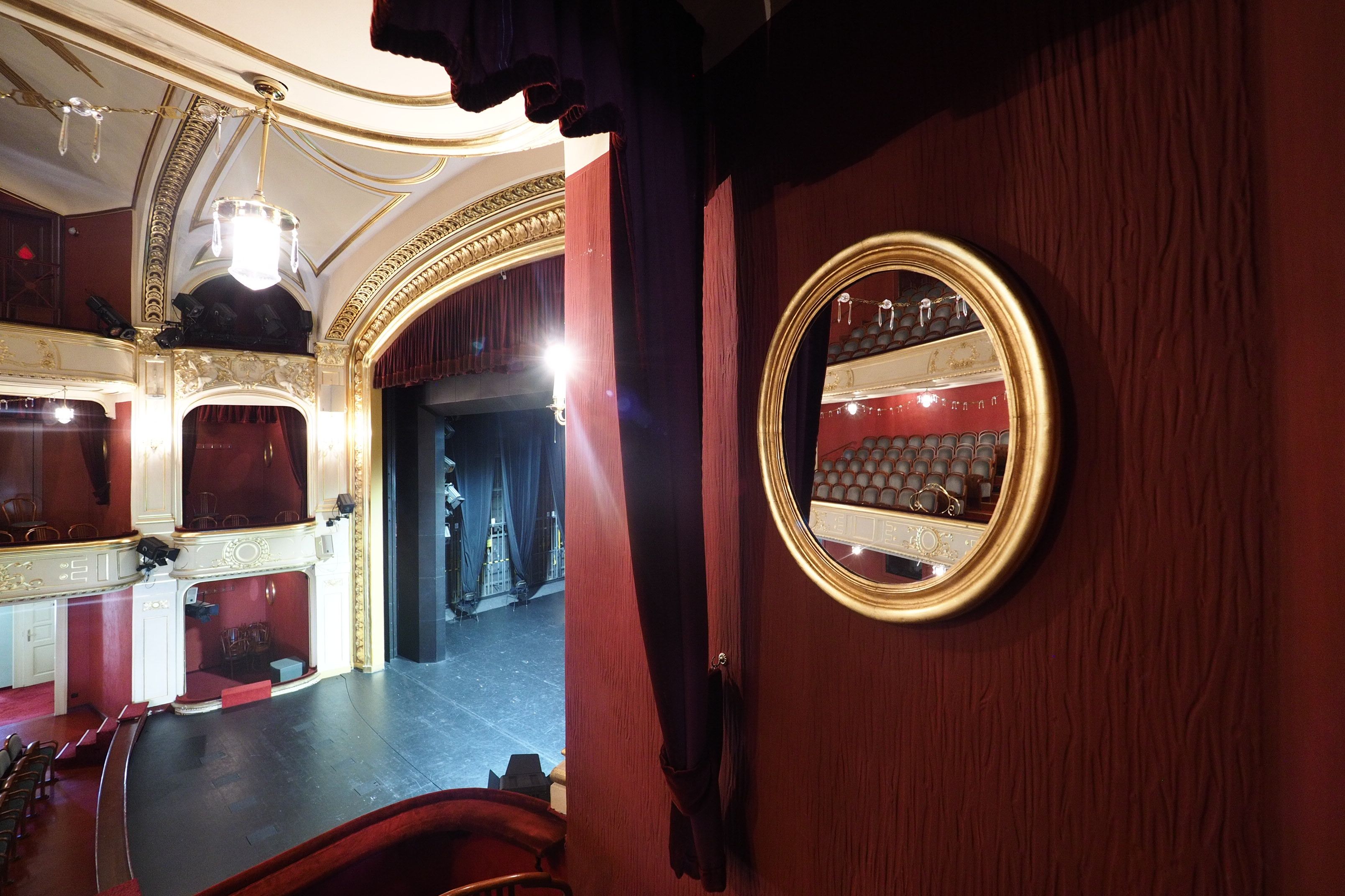 PAINTINGS - LACE - JEWELLERY - OPENING