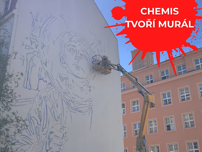 Chemis tvoří murál na Mírovém náměstí – Mírové náměstí